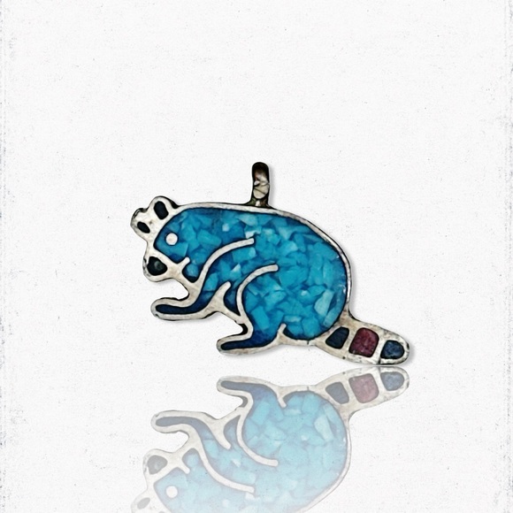 6407gc. Potentially Raccoon Charm - Picture 2 of 6